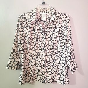 Fred David Stretch Black and White Print button down blouse. Size Large